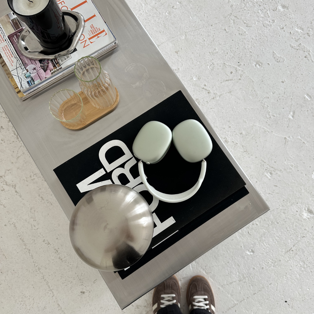 The color psychology of brushed silver