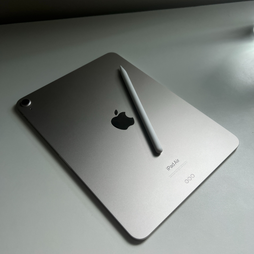 The color psychology of satin silver